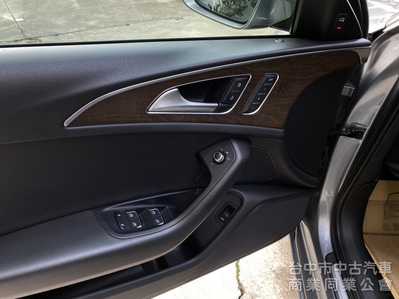 2013 Audi A6 Sedan　　低里程/第三方認證/雙前電動座椅/車偏警示/車道變換輔助/IKEY/天窗/電尾