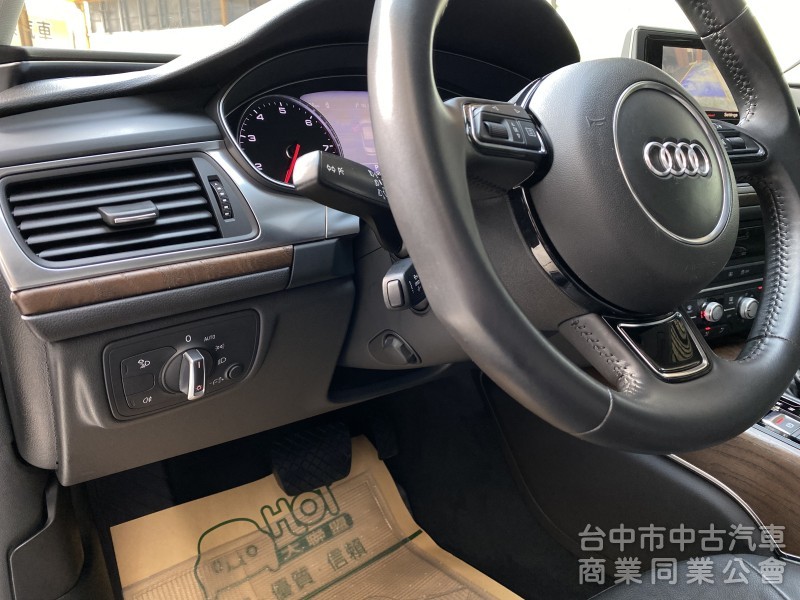 2013 Audi A6 Sedan　　低里程/第三方認證/雙前電動座椅/車偏警示/車道變換輔助/IKEY/天窗/電尾