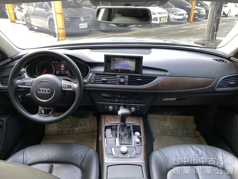 2013 Audi A6 Sedan　　低里程/第三方認證/雙前電動座椅/車偏警示/車道變換輔助/IKEY/天窗/電尾
