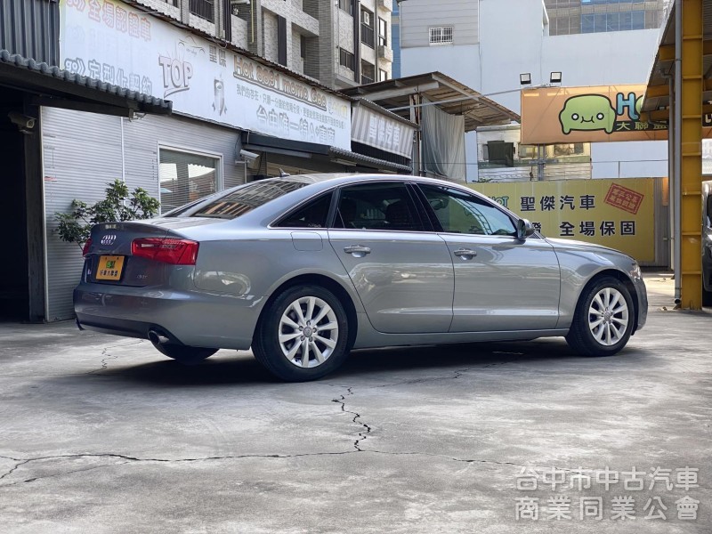 2013 Audi A6 Sedan　　低里程/第三方認證/雙前電動座椅/車偏警示/車道變換輔助/IKEY/天窗/電尾