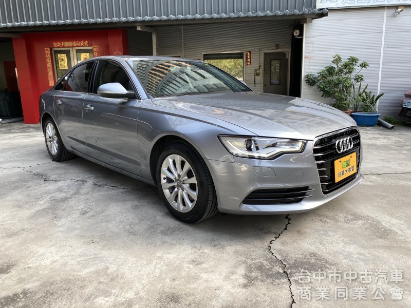 2013 Audi A6 Sedan　　低里程/第三方認證/雙前電動座椅/車偏警示/車道變換輔助/IKEY/天窗/電尾