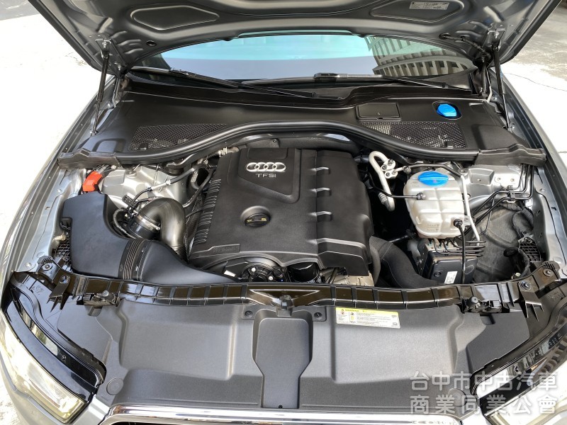 2013 Audi A6 Sedan　　低里程/第三方認證/雙前電動座椅/車偏警示/車道變換輔助/IKEY/天窗/電尾