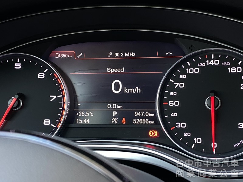 2013 Audi A6 Sedan　　低里程/第三方認證/雙前電動座椅/車偏警示/車道變換輔助/IKEY/天窗/電尾
