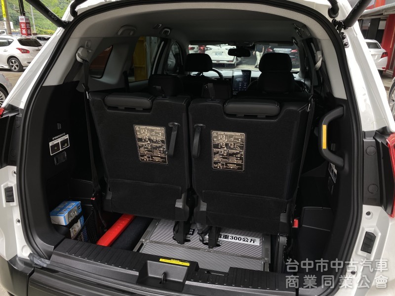 2021 Luxgen URX 7人健康樂活版　伸縮斜坡板／7人座／ACC／環景／腳踢尾門／抬顯／出遊福祉都能用！