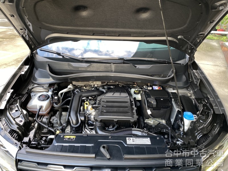 2020 VW T-Cross 230 TSI Style Design　ACC／手機無線充／CarPlay／倒車