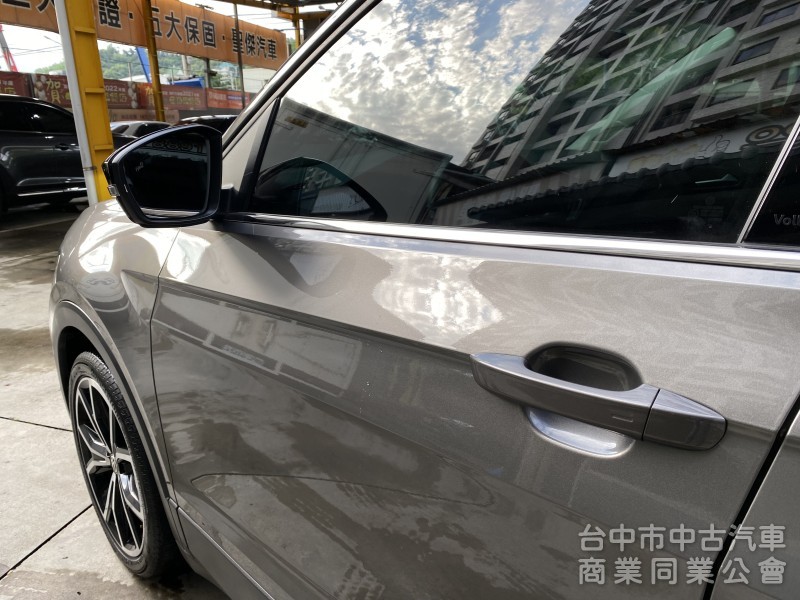 2020 VW T-Cross 230 TSI Style Design　ACC／手機無線充／CarPlay／倒車