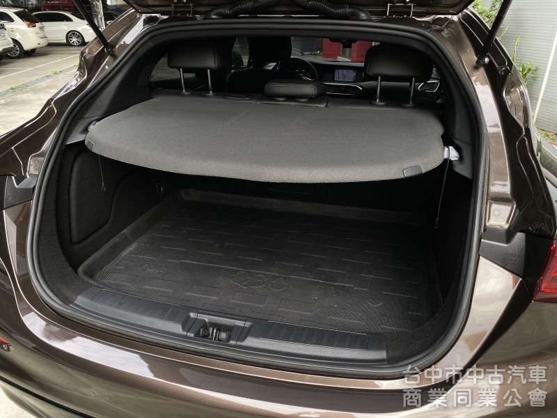2017 Infiniti Q30 1.6t風尚版　一手車／原廠保養／原鈑件／雙前電動記憶座椅／導航／全景玻璃天窗