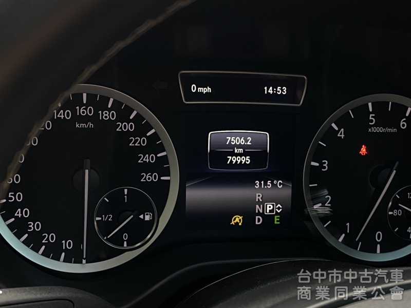 2017 Infiniti Q30 1.6t風尚版　一手車／原廠保養／原鈑件／雙前電動記憶座椅／導航／全景玻璃天窗