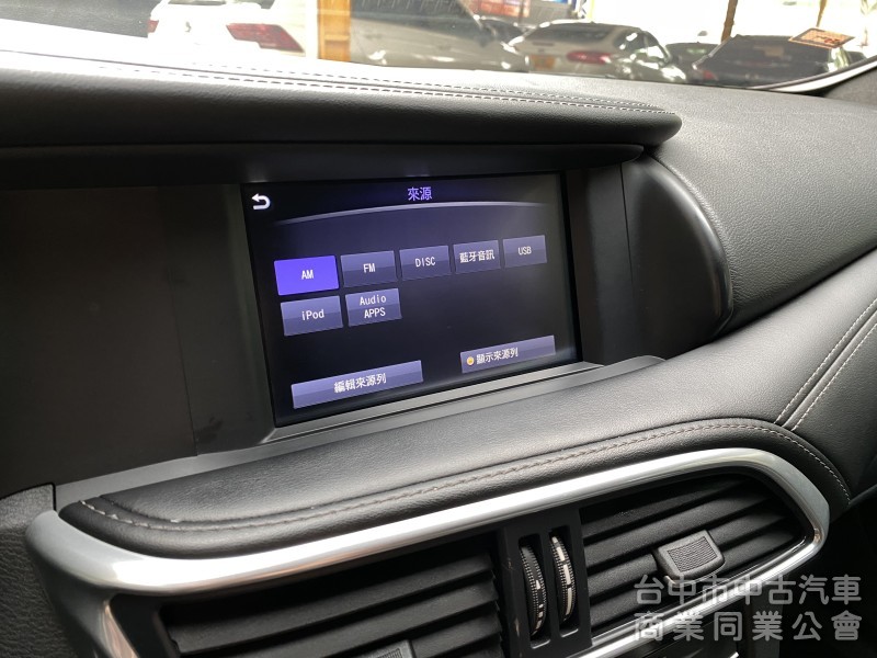 2017 Infiniti Q30 1.6t風尚版　一手車／原廠保養／原鈑件／雙前電動記憶座椅／導航／全景玻璃天窗