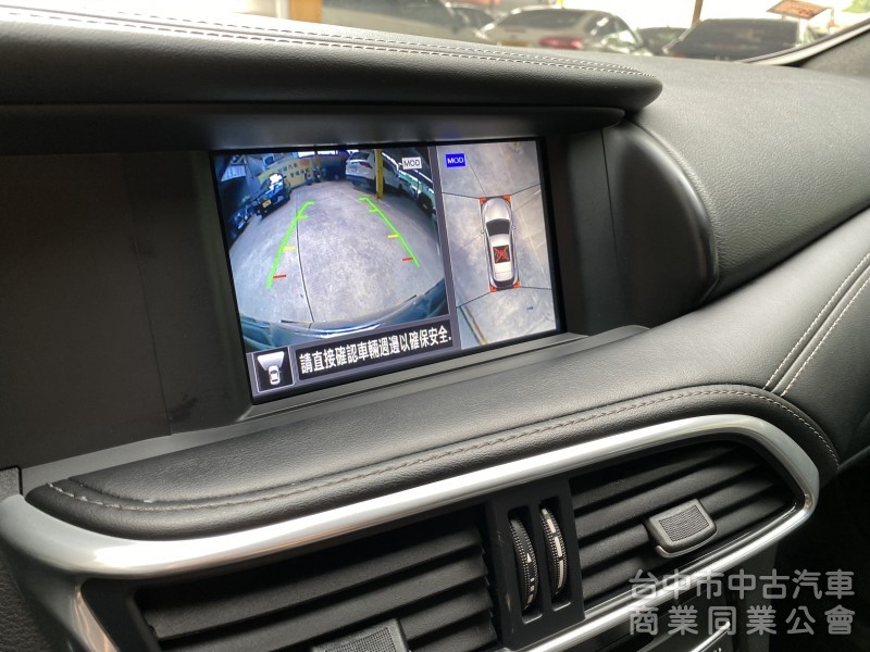 2017 Infiniti Q30 1.6t風尚版　一手車／原廠保養／原鈑件／雙前電動記憶座椅／導航／全景玻璃天窗