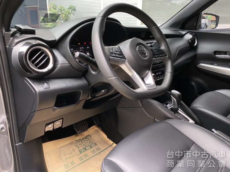 2021 Nissan Kicks 1.5智行旗艦版　車偏/盲點/環景 /LED頭燈　五門小車