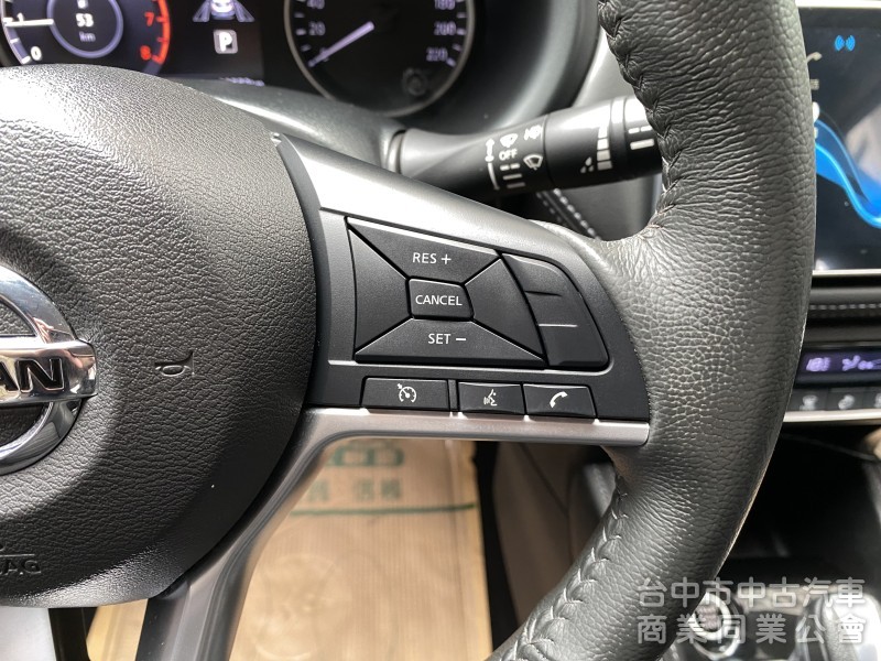 2021 Nissan Kicks 1.5智行旗艦版　車偏/盲點/環景 /LED頭燈　五門小車