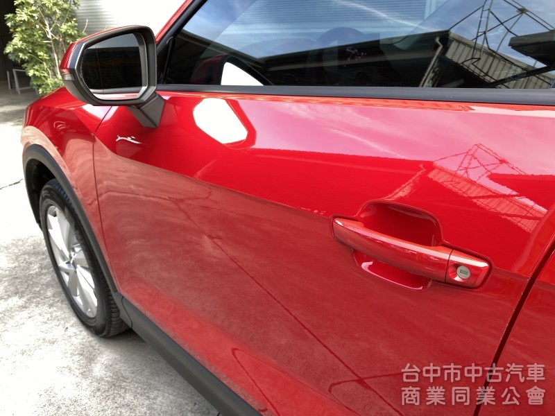 2018 Audi Q2 35 TFSI Luxury　升級carplay／車況佳／第三方認證／原鈑件