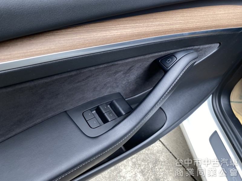 2021 Tesla Model 3 Standard Range Plus　原鈑件／第三方認證 / 里程保證