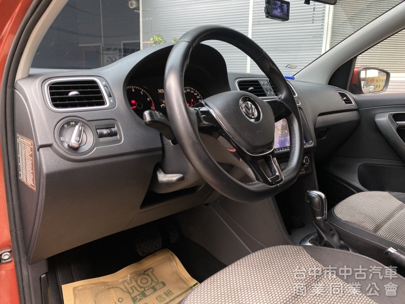 2015 Volkswagen Polo 1.6 HL　原鈑件/原廠保養/實用代步小車/棕色