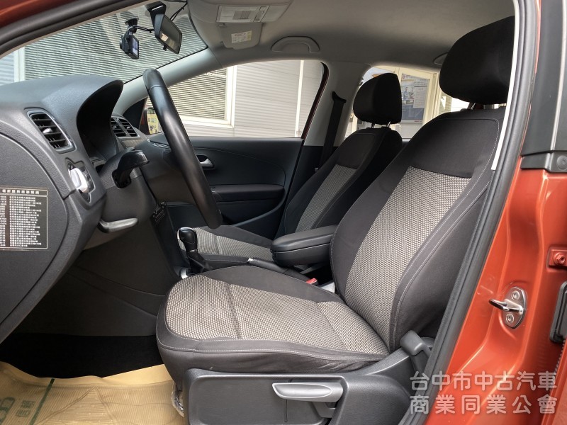2015 Volkswagen Polo 1.6 HL　原鈑件/原廠保養/實用代步小車/棕色