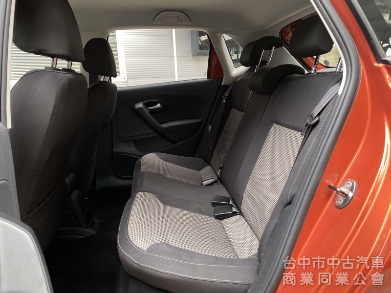 2015 Volkswagen Polo 1.6 HL　原鈑件/原廠保養/實用代步小車/棕色