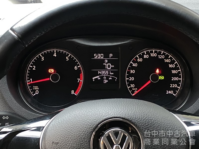 2015 Volkswagen Polo 1.6 HL　原鈑件/原廠保養/實用代步小車/棕色