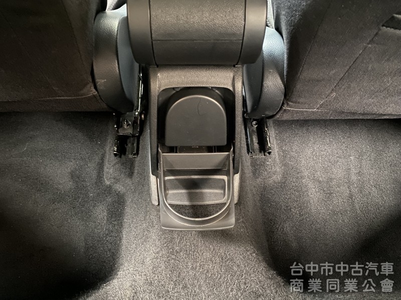 2015 Volkswagen Polo 1.6 HL　原鈑件/原廠保養/實用代步小車/棕色