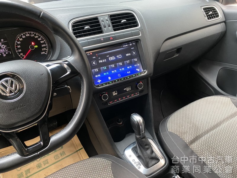 2015 Volkswagen Polo 1.6 HL　原鈑件/原廠保養/實用代步小車/棕色
