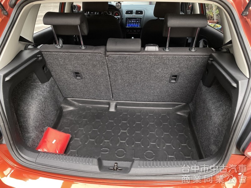 2015 Volkswagen Polo 1.6 HL　原鈑件/原廠保養/實用代步小車/棕色
