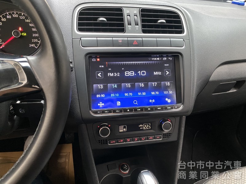 2015 Volkswagen Polo 1.6 HL　原鈑件/原廠保養/實用代步小車/棕色