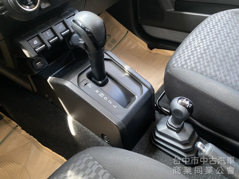 2020 Suzuki Jimny 1.5 GLX　原鈑件/低里程/CARPLAY/安卓機