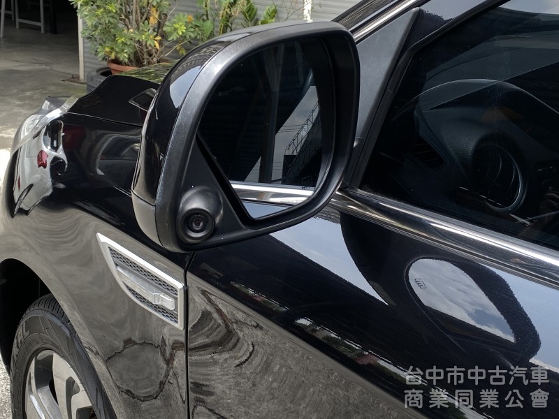 2017 Luxgen U7 Turbo ECO Hyper 旗艦型　第三方認證/大馬力/大空間/超實用/車況佳!!