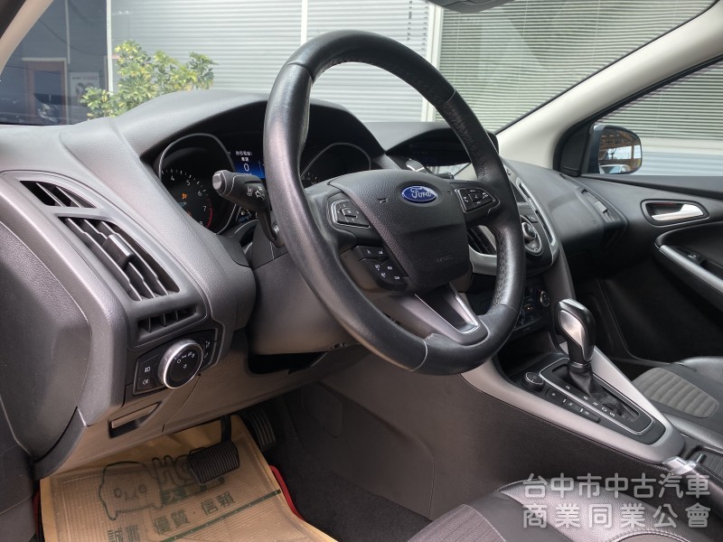 2017 Ford Focus 5D EcoBoost 180汽油頂級運動型　原廠保養／原鈑件／低里程／超香！！
