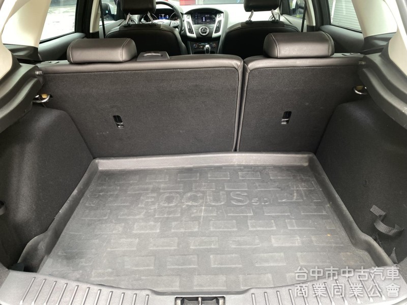 2017 Ford Focus 5D EcoBoost 180汽油頂級運動型　原廠保養／原鈑件／低里程／超香！！
