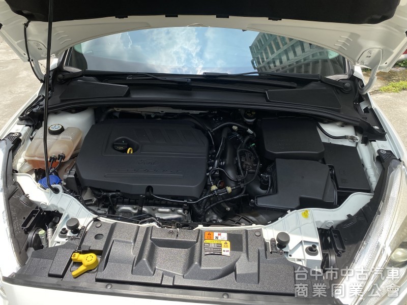 2017 Ford Focus 5D EcoBoost 180汽油頂級運動型　原廠保養／原鈑件／低里程／超香！！