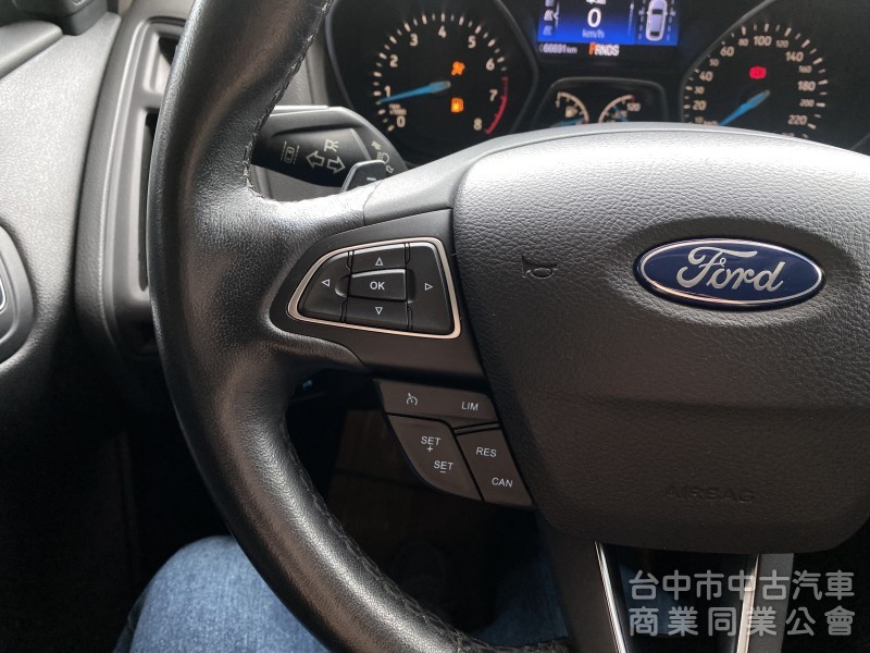 2017 Ford Focus 5D EcoBoost 180汽油頂級運動型　原廠保養／原鈑件／低里程／超香！！