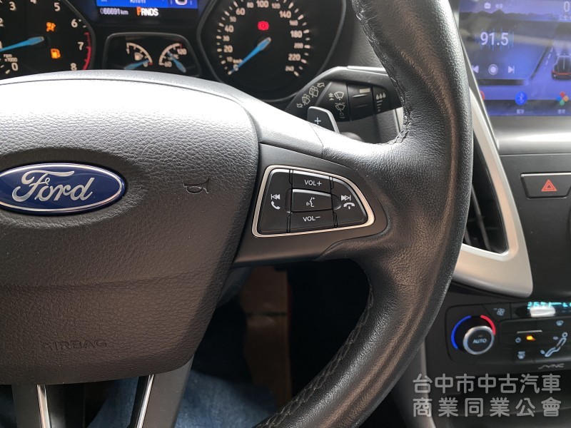 2017 Ford Focus 5D EcoBoost 180汽油頂級運動型　原廠保養／原鈑件／低里程／超香！！