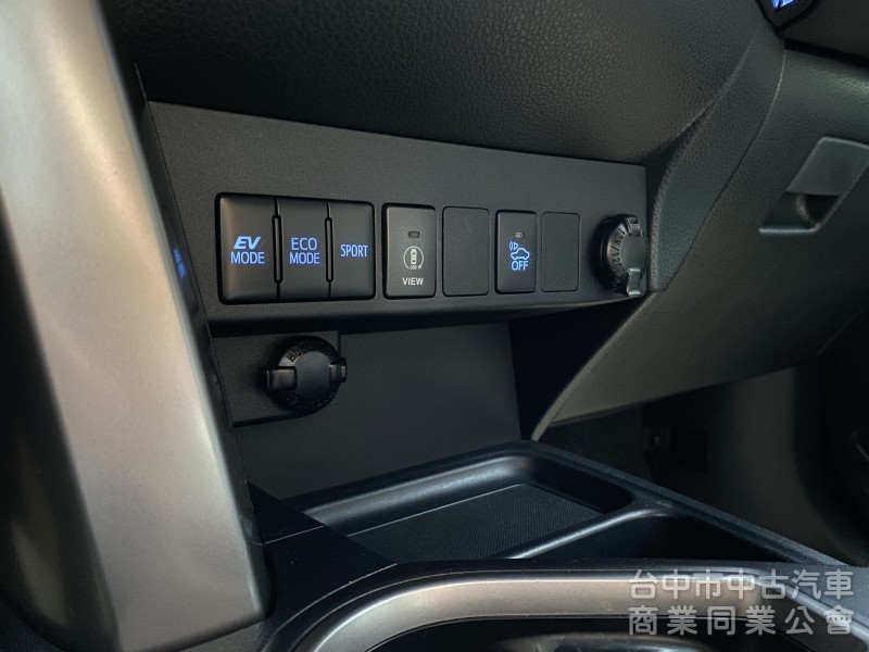 2017 Toyota RAV4 2.5 Hybrid 尊爵　原廠保養／原鈑件／360環景／第三方認證
