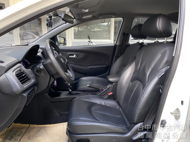 2019 Luxgen U5 智行版 1.6　一手車原鈑件／超低里程／內裝超美／360環景／倒車顯影／超級實惠