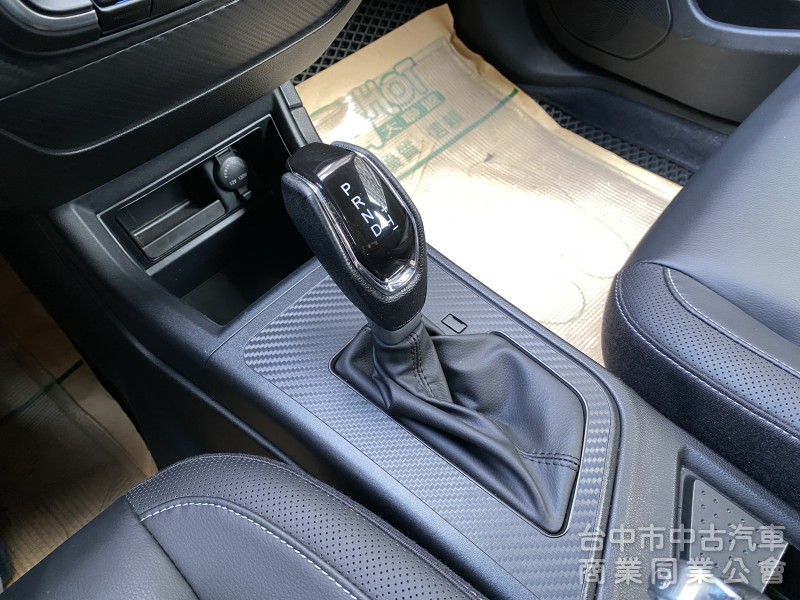 2019 Luxgen U5 智行版 1.6　一手車原鈑件／超低里程／內裝超美／360環景／倒車顯影／超級實惠