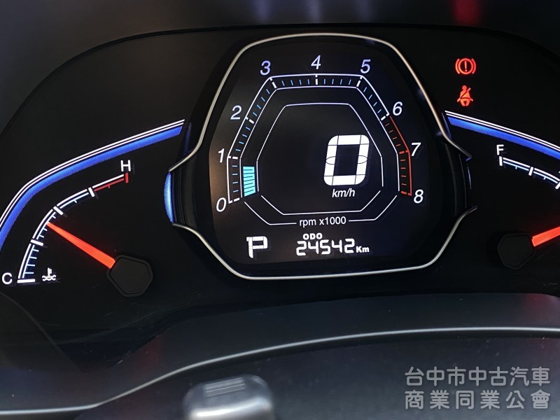 2019 Luxgen U5 智行版 1.6　一手車原鈑件／超低里程／內裝超美／360環景／倒車顯影／超級實惠