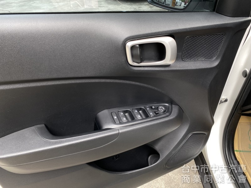 2022 Hyundai Venue GLA 1.6　一手車／原鈑件／第三方認證／里程保證／內裝質感美