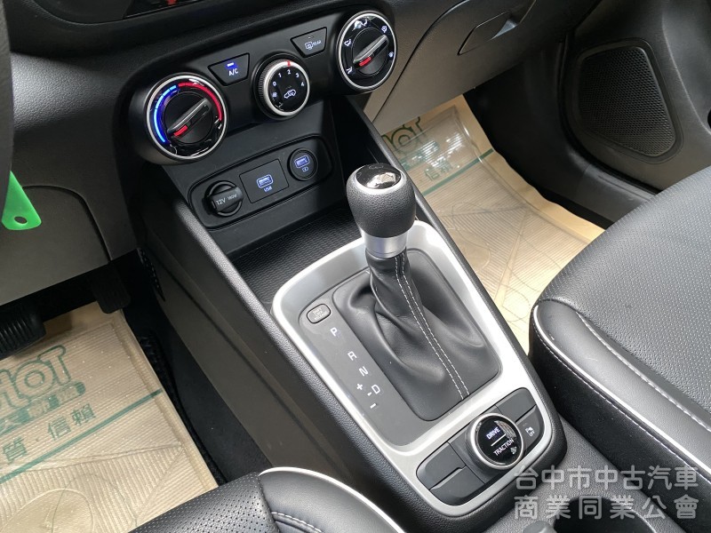 2022 Hyundai Venue GLA 1.6　一手車／原鈑件／第三方認證／里程保證／內裝質感美