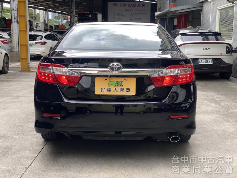 2014 Toyota Camry 2.0 E 　大空間／內裝美／抬顯／原鈑件／第三方認證／現車在店