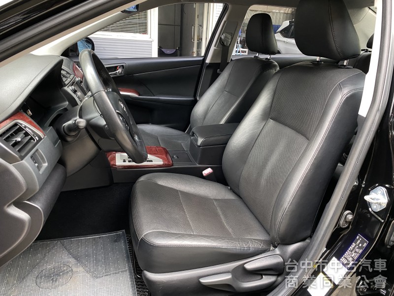 2014 Toyota Camry 2.0 E 　大空間／內裝美／抬顯／原鈑件／第三方認證／現車在店