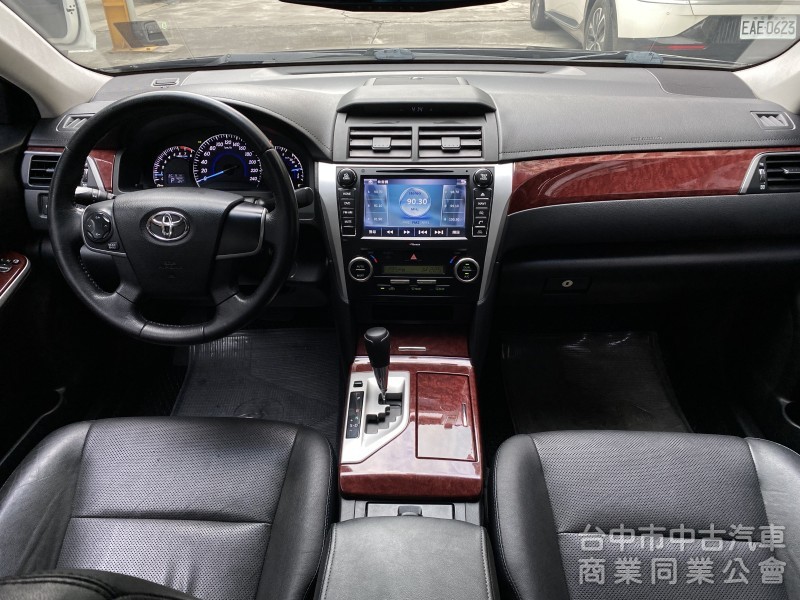 2014 Toyota Camry 2.0 E 　大空間／內裝美／抬顯／原鈑件／第三方認證／現車在店