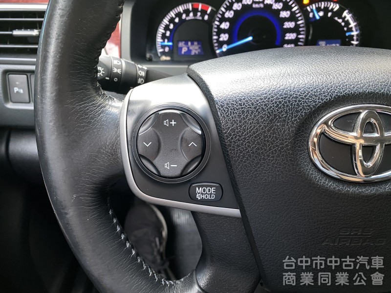 2014 Toyota Camry 2.0 E 　大空間／內裝美／抬顯／原鈑件／第三方認證／現車在店