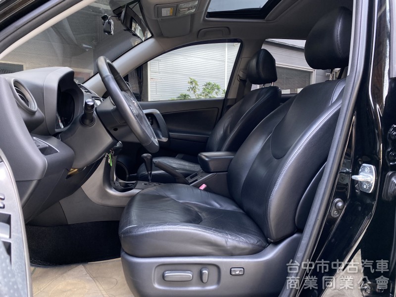 2010 Toyota RAV4 2.4 E天窗　 原鈑件／原廠保養／第三方認證／倒車顯影
