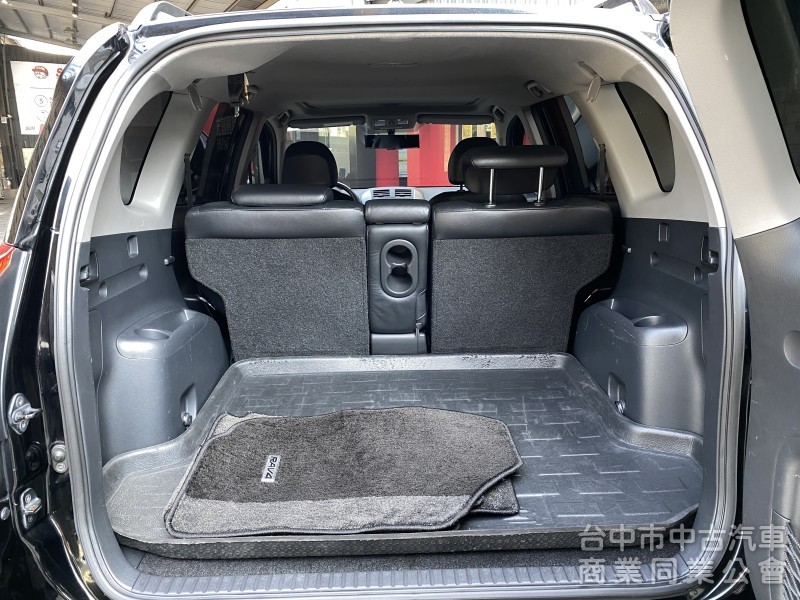 2010 Toyota RAV4 2.4 E天窗　 原鈑件／原廠保養／第三方認證／倒車顯影