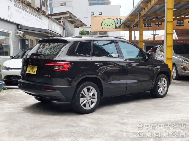 2018 Skoda Karoq 1.5 TSI 菁英版　carplay／原鈑件／原廠保養／ACC／Ikey摸門／電尾