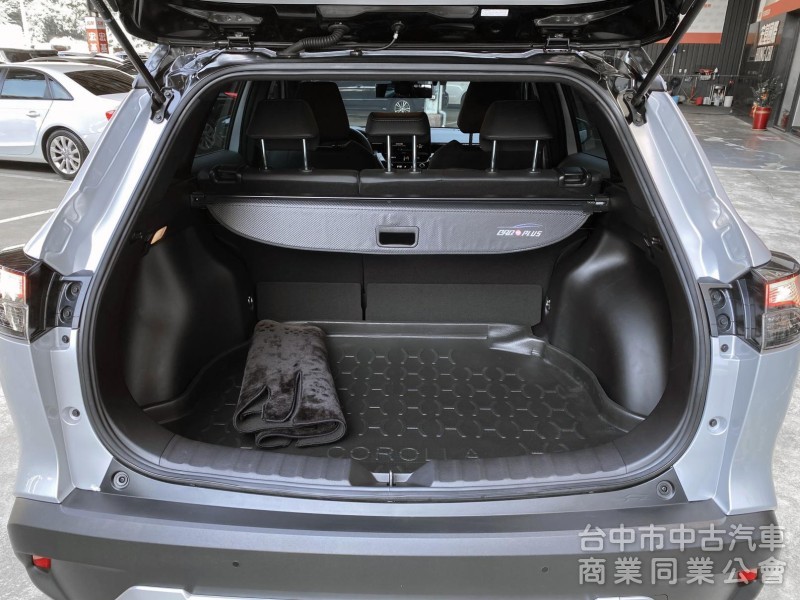 2023 Toyota Corolla Cross 1.8 GR Sport　僅跑8400km／原鈑件原漆／原廠保固中