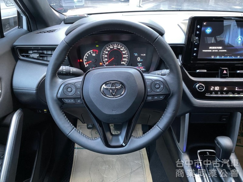 2023 Toyota Corolla Cross 1.8 GR Sport　僅跑8400km／原鈑件原漆／原廠保固中
