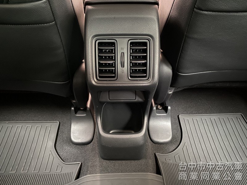 2022 HR-V Prestige尊榮版　一手女用車／原鈑件／原廠保養／電尾門／Carplay／無線充