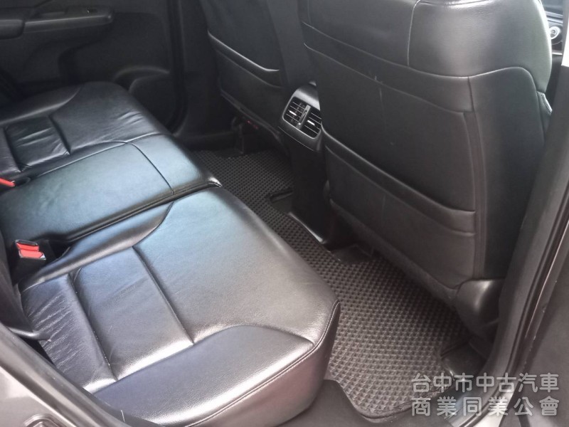 拼俗價 2015年式 CRV  2.0cc 一手優質美車 原版件 無事故 最佳 SUV首選車.....         